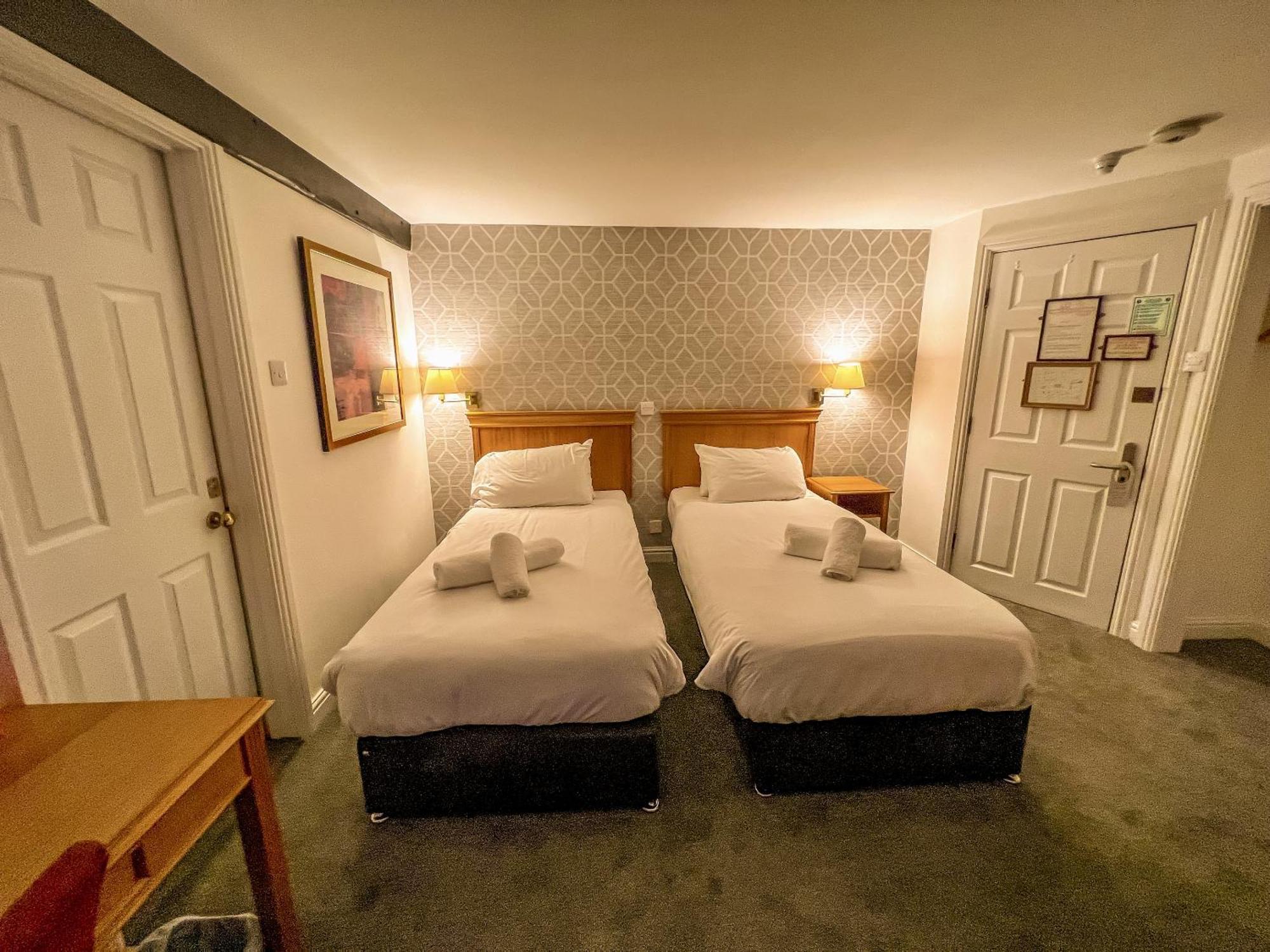 The Red Lion Hotel Сполдинг Екстериор снимка