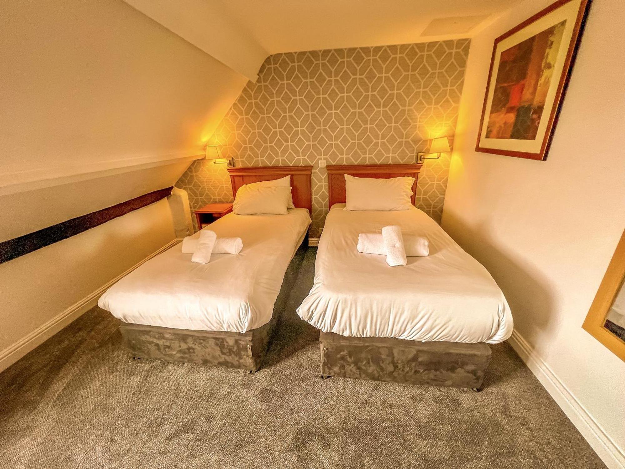 The Red Lion Hotel Сполдинг Екстериор снимка