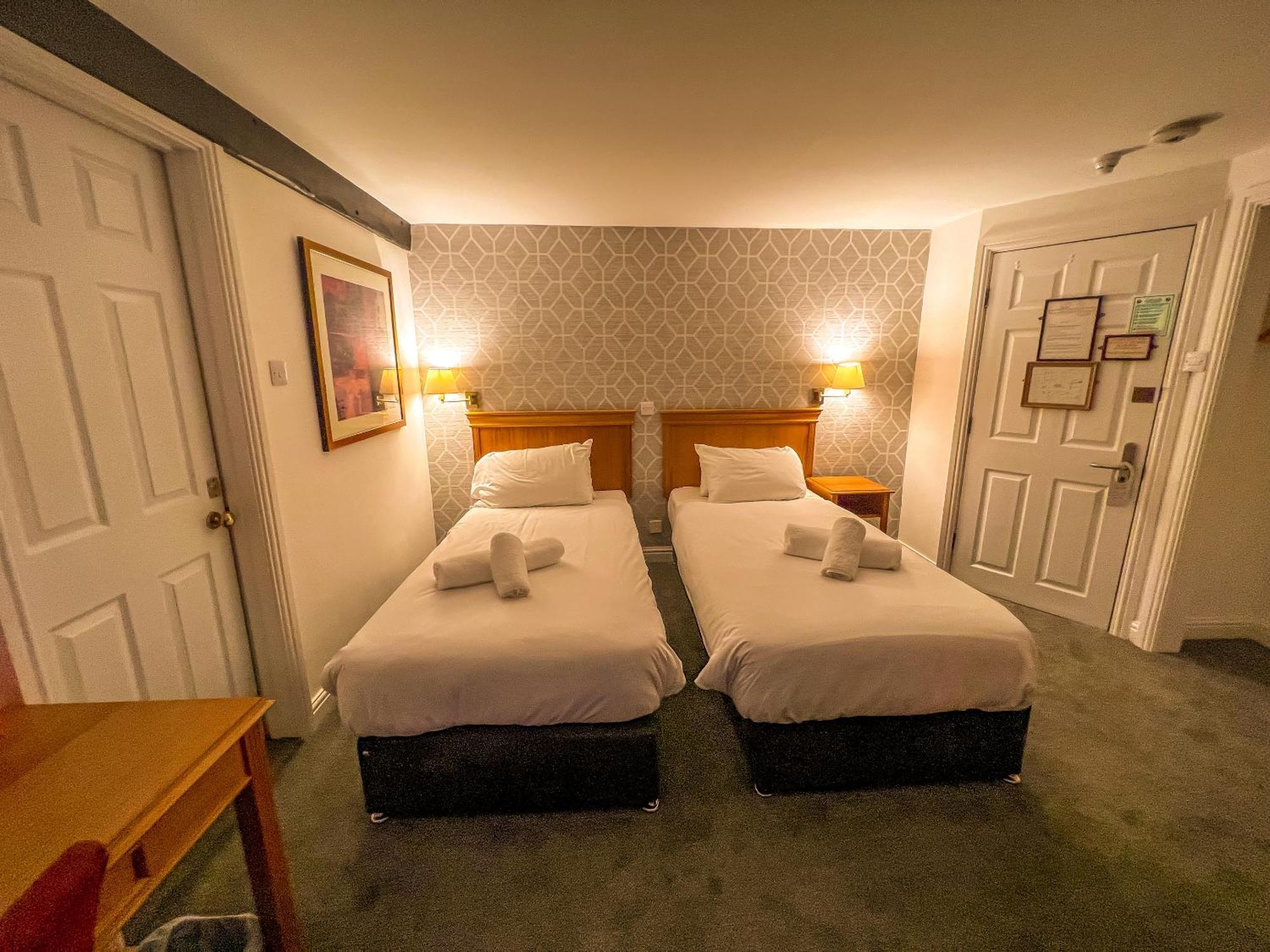 The Red Lion Hotel Сполдинг Екстериор снимка