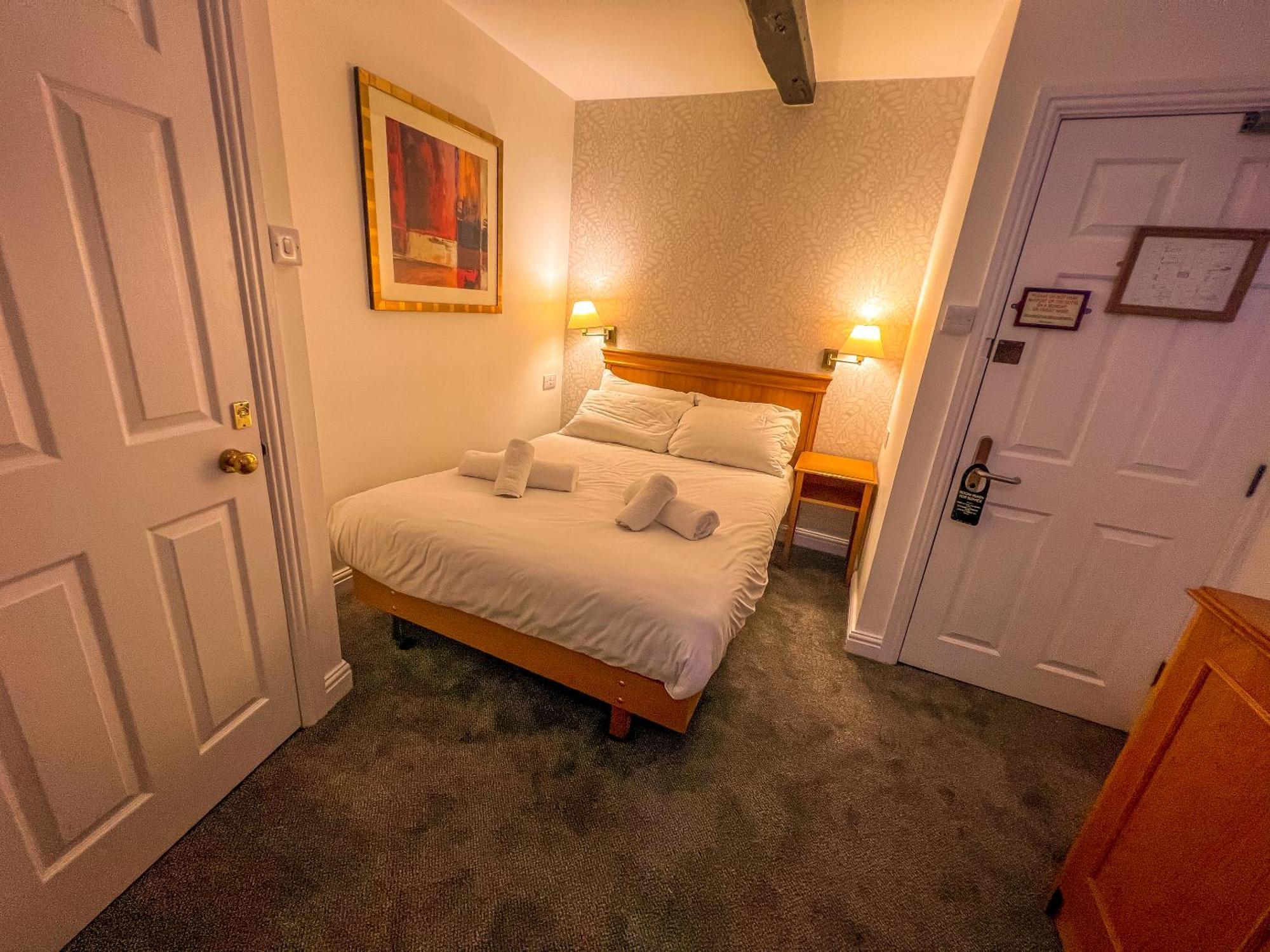 The Red Lion Hotel Сполдинг Екстериор снимка