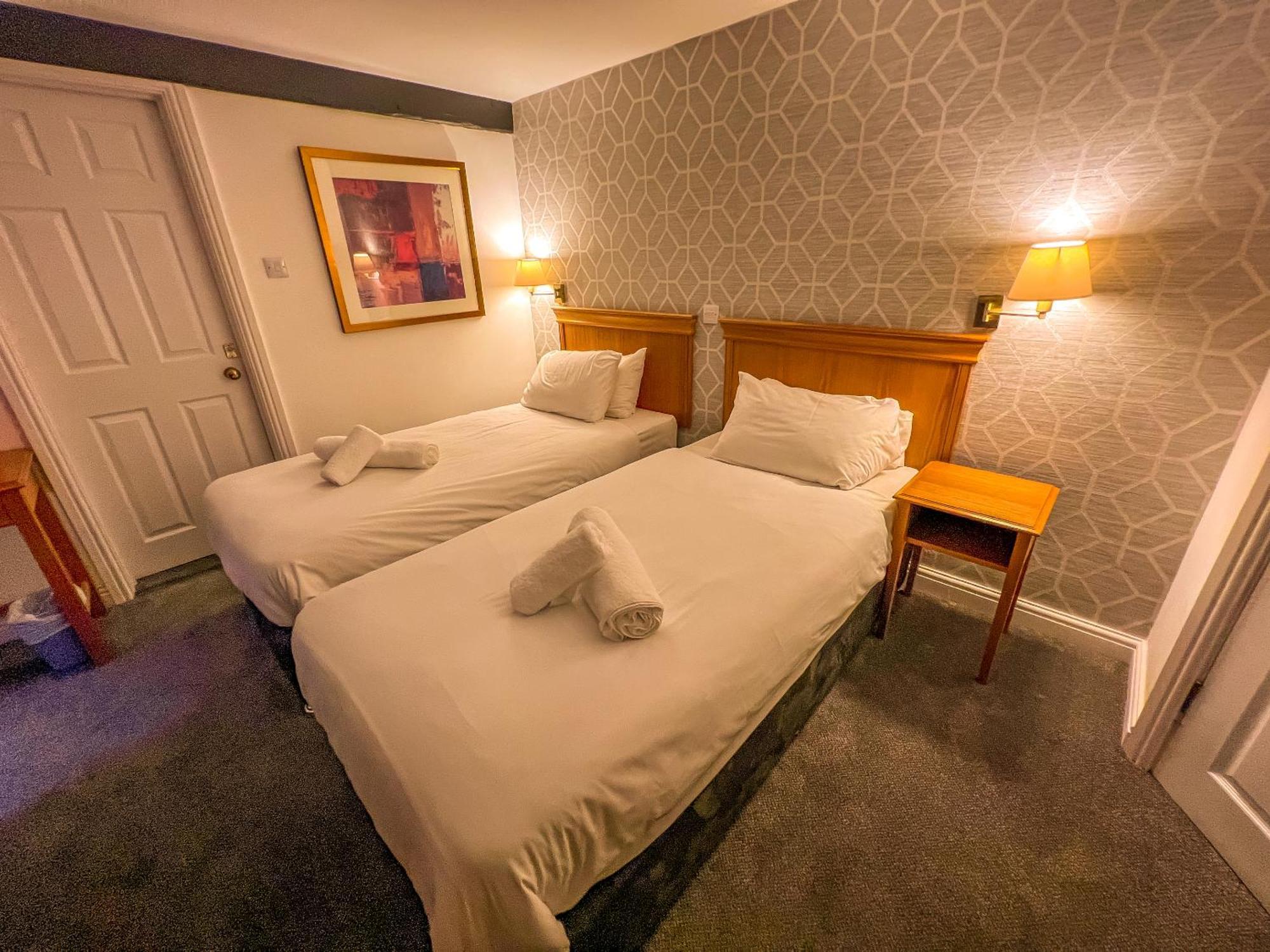 The Red Lion Hotel Сполдинг Екстериор снимка