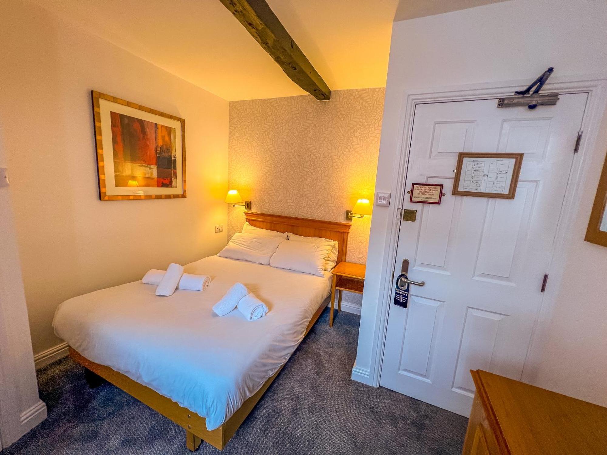 The Red Lion Hotel Сполдинг Екстериор снимка