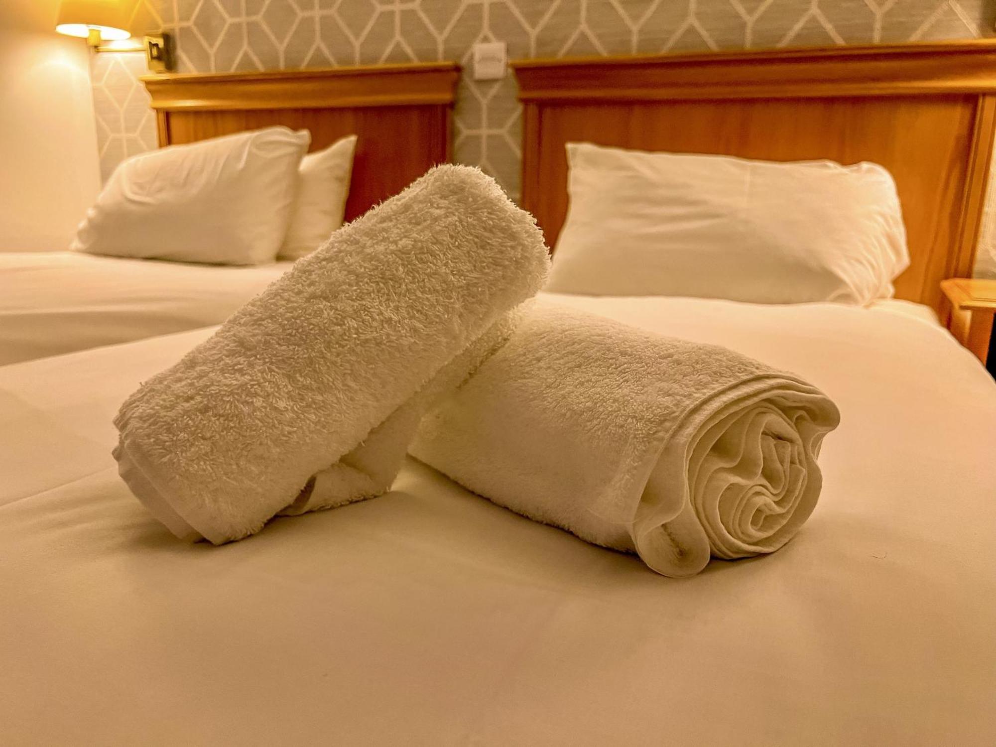 The Red Lion Hotel Сполдинг Екстериор снимка