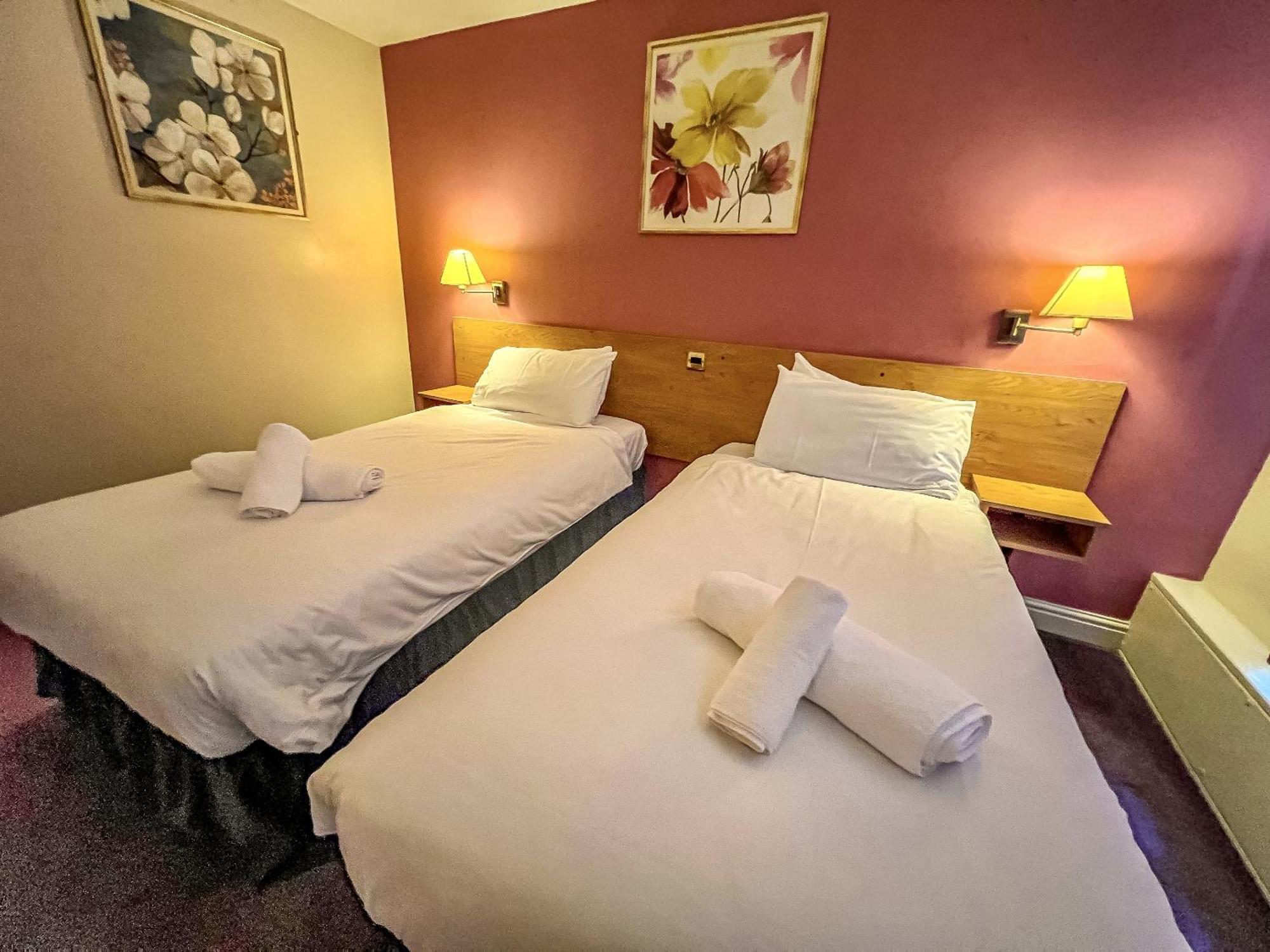 The Red Lion Hotel Сполдинг Екстериор снимка